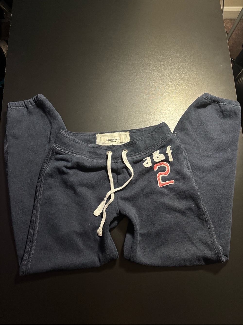 2000s y2k Navy Blue Abercrombie & Fitch capri sweatpants.